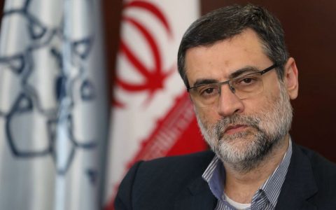 قاضی زاده هاشمی در صحنه انتخابات باقی میماند