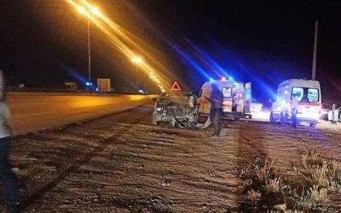 تصادف مرگبار وانت تویوتا حامل سوخت قاچاق با یک دستگاه پژو در مسیر خاش
