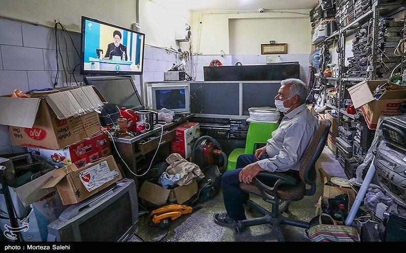 اسپوتنیک: در کارخانه فولاد زرند انفجار رخ داد/ اوراسیاریویو: نامزدهای ریاست جمهوری ایران مناظره کردند/ الشرق الاوسط: فرمانده برجسته سپاه در سوریه به شهادت رسید/ الجزیره: نامزدهای انتخابات ریاست جمهوری با هم روبرو شدند مناظره