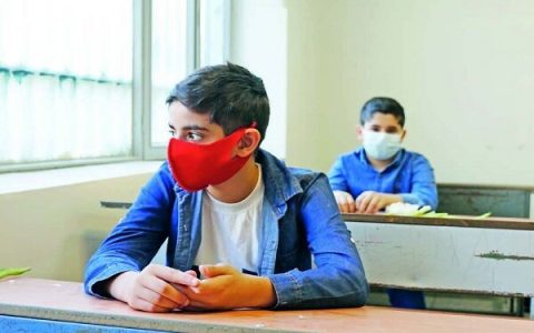 کودکان و نوجوانان واکسن انستیتو پاستور می زنند