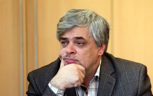 آقای جهانپور! در انتخابات ۱۴۰۴ کاندیدای سوپر پوششی شوید و به هر کسی خواستید بگویید پفیوز