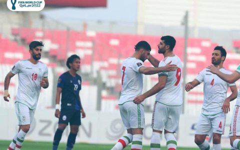 ایران کامبوج را گلباران کرد