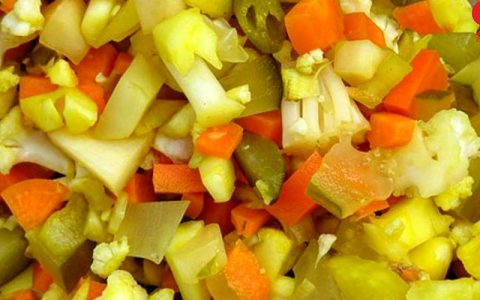 این افراد ترشی نخورند
