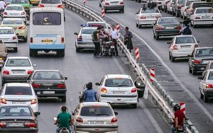 برخورد شدید وانت مزدا با موتورسیکلت