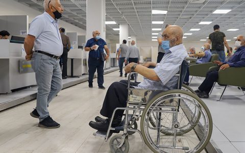 تزریق دوز دوم واکسن کرونا به سالمندان
