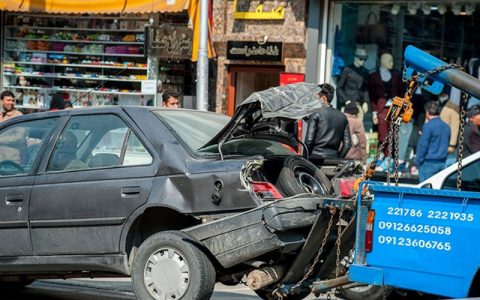 تصادف پژو با اتوبوس دو مصدوم به جا گذاشت