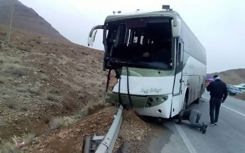 حادثه تصادف در قم 25 تا مصدوم برجای گذاشت 1 حادثه تصادف در قم 25 تا مصدوم برجای گذاشت
