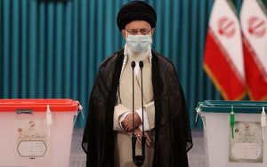 رهبر انقلاب: رأی مردم سرنوشت آینده کشور را رقم می‌زند