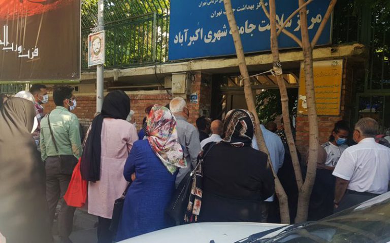 کاسبی جدید؛ فروش نوبت واکسن کرونا، ۸۰۰ هزار تومان!