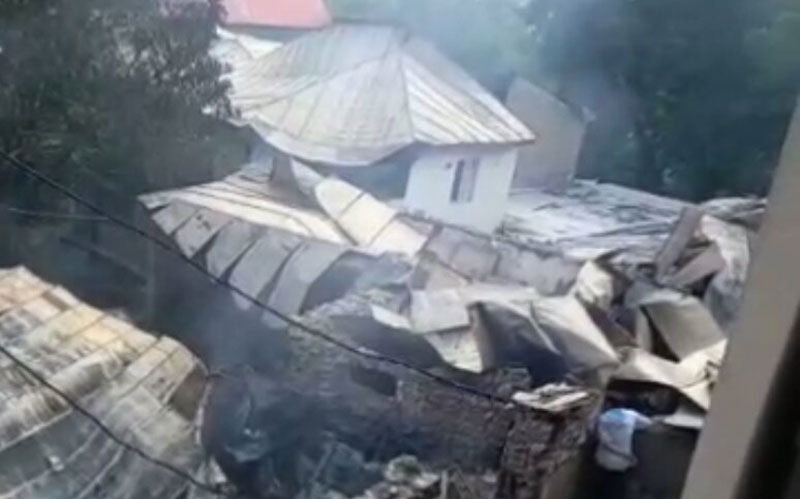 آتش سوزی ۸ خانه و مسجد در روستایی در جاده چالوس