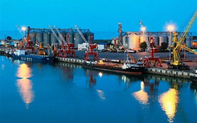 افزایش ۸ درصدی ورود کشتی حامل کالای اساسی به بندر امام