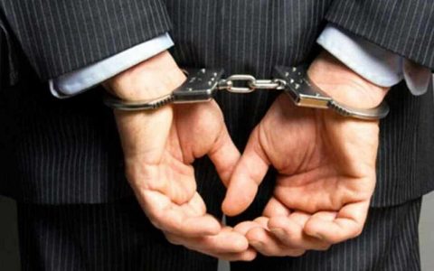 مدیر جنجالی آستارا به دلیل ارتباط نامشروع در محیط کار بازداشت شد 1 بازداشت یکی از مدیران آستارا به دلیل ارتباط نامشروع در محیط کار