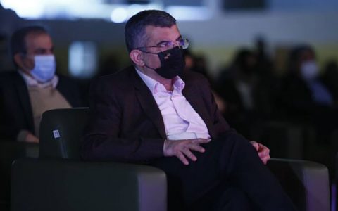 عذرخواهی وزارت بهداشت بابت تاخیر در واکسیناسیون کرونا