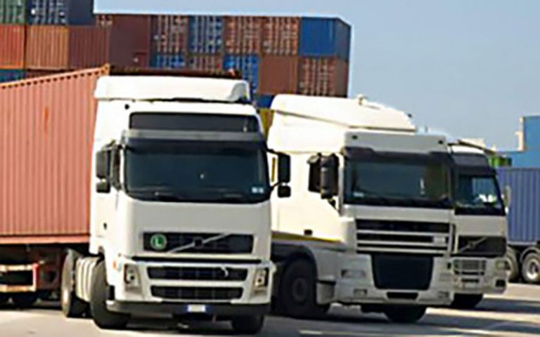 فعالیت تجاری در مرز دوغارون و ماهیرود متوقف شد
