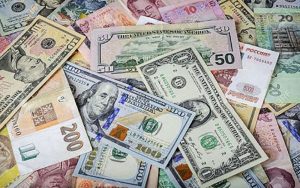 نرخ ۲۲ ارز در بازار بین بانکی کاهشی یافت
