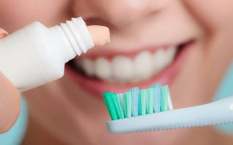 هیچوقت بعد از مسواک زدن این کارها را انجام ندهید 1 هیچوقت بعد از مسواک زدن این کارها را انجام ندهید