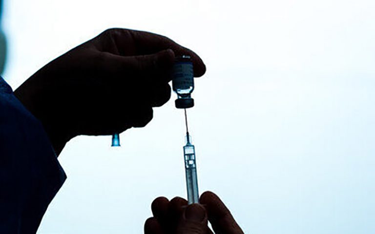 واکسیناسیون آتش نشانان علیه کرونا آغاز شد