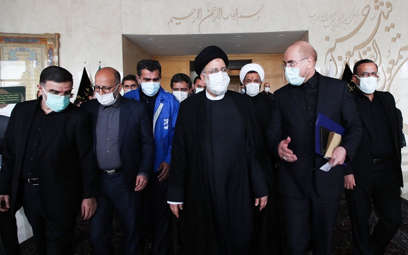 رسانه‌های معتبر خارجی در ساعات گذشته از تحولات و رویدادهای مرتبط با ایران غافل نبوده و مطالب قابل‌تأملی را پیرامون مسائل مرتبط با ایران به رشته تحریر درآوردند مثل روزنامه گاردین، اندیشکده اوراسیاریویو و خبرگزاری اسپوتنیک تأکید بر موضوعاتی چون مرگ و میر کرونایی در ایران رکورد زد، تاخیر در آزادسازی دارایی ایران در ژاپن قابل توجیه نیست، ایران سوخت بیشتری به لبنان صادر خواهد کرد، نوشتند.