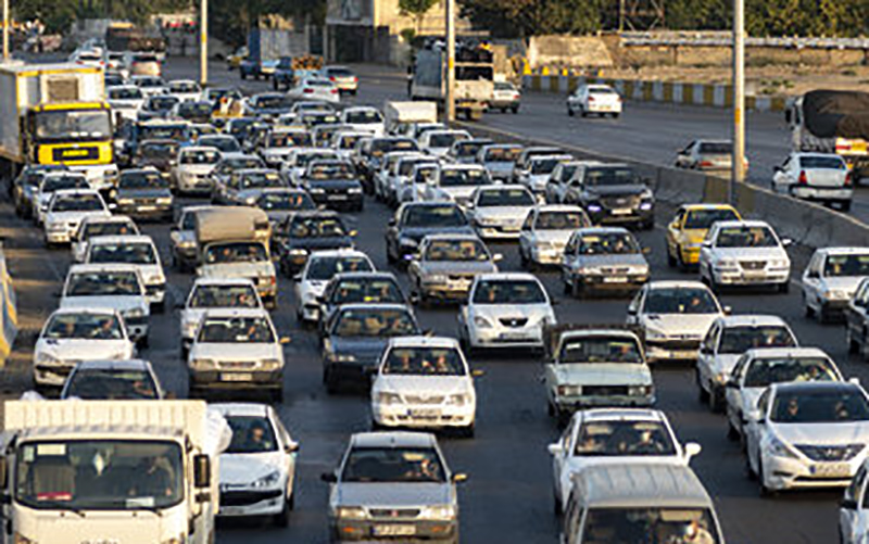 ترافیک اتوبان کرج - قزوین با اعلام تعطیلات کرونا