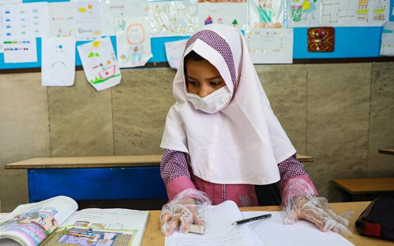 توضیح درباره تزریق واکسن کرونا به دانش‌آموزان