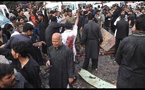 حمله تروریستی به عزاداران حسین (ع) در پاکستان 1 حمله تروریستی به عزاداران حسین (ع) در پاکستان