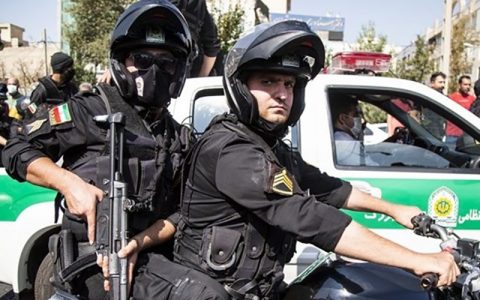 دستگیری شرور مسلح در نظام آباد 1 دستگیری شرور مسلح در نظام آباد