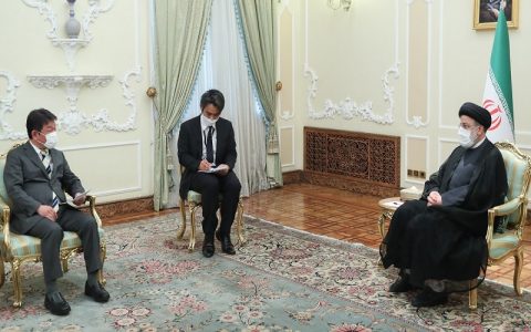 گاردین: مرگ و میر کرونایی در ایران رکورد زد/ اوراسیاریویو: تاخیر در آزادسازی دارایی ایران در ژاپن قابل توجیه نیست/ اسپوتنیک: ایران سوخت بیشتری به لبنان صادر خواهد کرد 1 رسانههای معتبر خارجی در ساعات گذشته از تحولات و رویدادهای مرتبط با ایران غافل نبوده و مطالب قابلتأملی را پیرامون مسائل مرتبط با ایران به رشته تحریر درآوردند مثل روزنامه گاردین، اندیشکده اوراسیاریویو و خبرگزاری اسپوتنیک تأکید بر موضوعاتی چون مرگ و میر کرونایی در ایران رکورد زد، تاخیر در آزادسازی دارایی ایران در ژاپن قابل توجیه نیست، ایران سوخت بیشتری به لبنان صادر خواهد کرد، نوشتند.