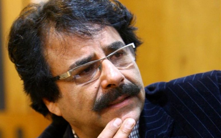 «علیرضا افتخاری» مدرک درجه یک هنری دریافت کرد