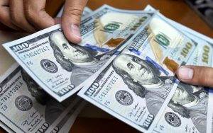 قیمت دلار ۲۴ مرداد ۱۴۰۰ به ۲۵ هزار و ۹۷۲ تومان رسید