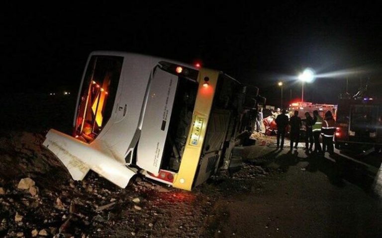 واژگونی اتوبوس در جاده دامغان به شاهرود