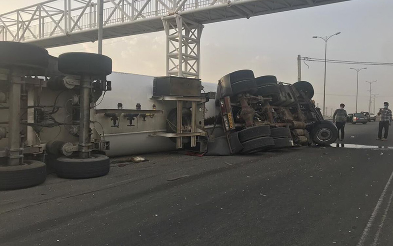 واژگونی تانکر حامل گاز، جاده کهنوج - هرمزگان را مختل کرد واژگونی تانکر حامل گاز، جاده کهنوج - هرمزگان را مختل کرد