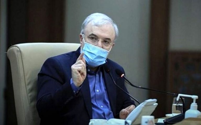 وزیر بهداشت: سن ثبت‌نام واکسیناسیون گروه‌های هدف 2 سال کاهش یابد