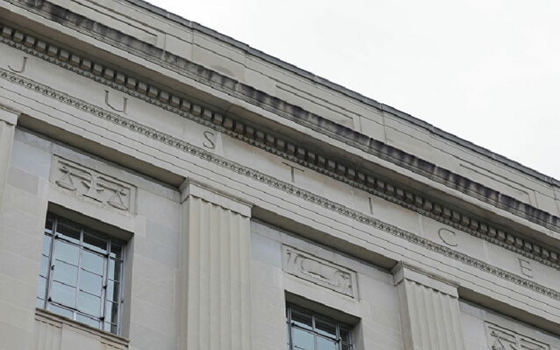 «بازتاب» سعادت شریفی پور - رسانه‌های معتبر خارجی در ساعات گذشته از تحولات و رویدادهای مرتبط با ایران غافل نبوده و مطالب قابل‌تأملی را پیرامون مسائل مرتبط با ایران به رشته تحریر درآوردند مثل خبرگزاری اسپوتنیک، پایگاه خبری المانیتور و خبرگزاری رویترز تأکید بر موضوعاتی چون ایالات متحده یک ایرانی را محکوم کرد، ایران از عراق می خواهد گروه های کُرد را اخراج کند، ایران جایگزین عراقچی را معرفی کرد، نوشتند.