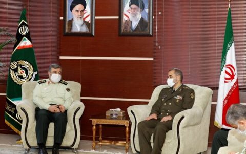 دیدار وزیر دفاع با فرمانده نیروی انتظامی 1 دیدار وزیر دفاع با فرمانده نیروی انتظامی
