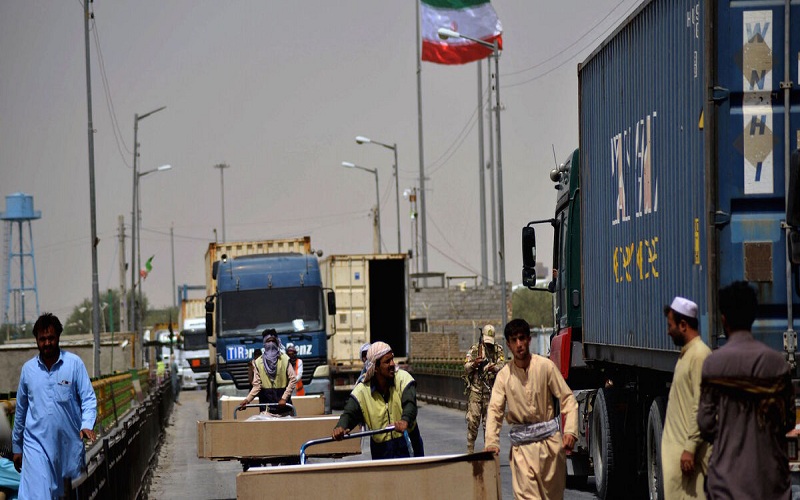 «بازتاب» سعادت شریفی پور - رسانه‌های معتبر خارجی در ساعات گذشته از تحولات و رویدادهای مرتبط با ایران غافل نبوده و مطالب قابل‌تأملی را پیرامون مسائل مرتبط با ایران به رشته تحریر درآوردند مثل خبرگزاری اسپوتنیک، اندیشکده اوراسیاریویو  و پایگاه خبری المانیتور تأکید بر موضوعاتی چون اسرائیل خواستار اقدام سریع علیه ایران است، سپاه ایران به تروریست ها در شمال عراق حمله کرد، بحران افغانستان، اختلاف نظرها در ایران را نمایان می کند، نوشتند.