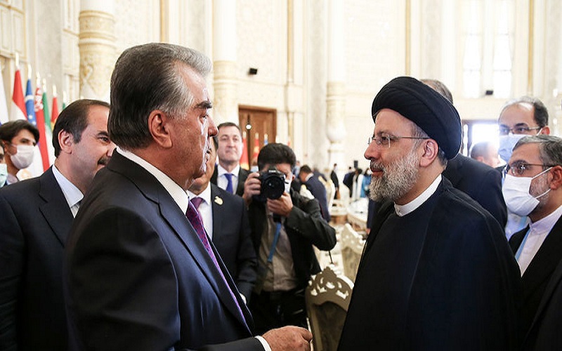 فارین پالیسی: اسرائیل به اندازه کافی برای حمله به ایران قوی نیست/ اسپوتنیک: اسرائیل بازگشت به برجام را می پذیرد/ الجزیره: ایران عضویت در سازمان شانگهای را نهایی کرد «بازتاب» سعادت شریفی پور - رسانههای معتبر خارجی در ساعات گذشته از تحولات و رویدادهای مرتبط با ایران غافل نبوده و مطالب قابلتأملی را پیرامون مسائل مرتبط با ایران به رشته تحریر درآوردند مثل نشریه فارین پالیسی، خبرگزاری اسپوتنیک و شبکه خبری الجزیره تأکید بر موضوعاتی چون اسرائیل به اندازه کافی برای حمله به ایران قوی نیست، اسرائیل بازگشت به برجام را می پذیرد، ایران عضویت در سازمان شانگهای را نهایی کرد، نوشتند.