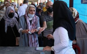 دوز اول اسپوتنیک‌وی، دوز دوم آسترازنکا / تزریق ترکیبی واکسن‌های کرونا در ایران رسما تائید شد