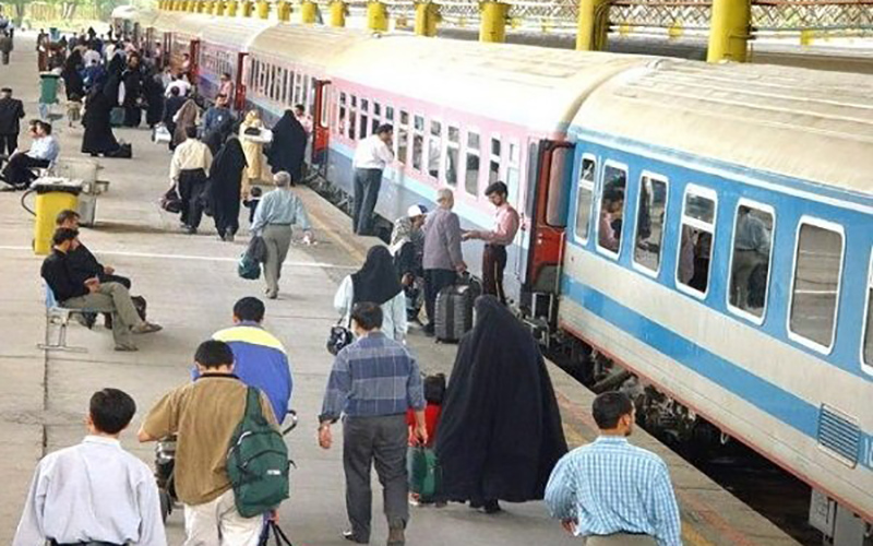 زائران اربعین با قطار فوق‌العاده رایگان جابه‌جا می‌شوند