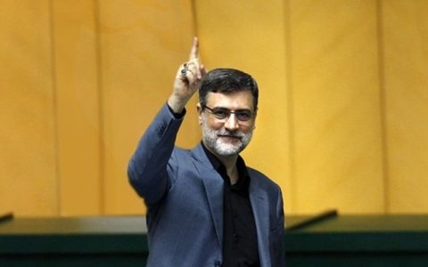 قاضی زاده هاشمی به بنیاد شهید رفت 1 قاضی زاده هاشمی به بنیاد شهید رفت