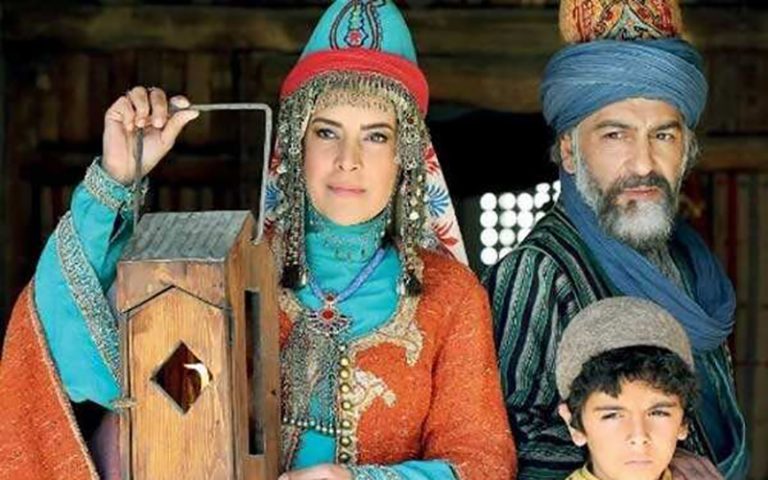 مستوران به نیمه راه رسید
