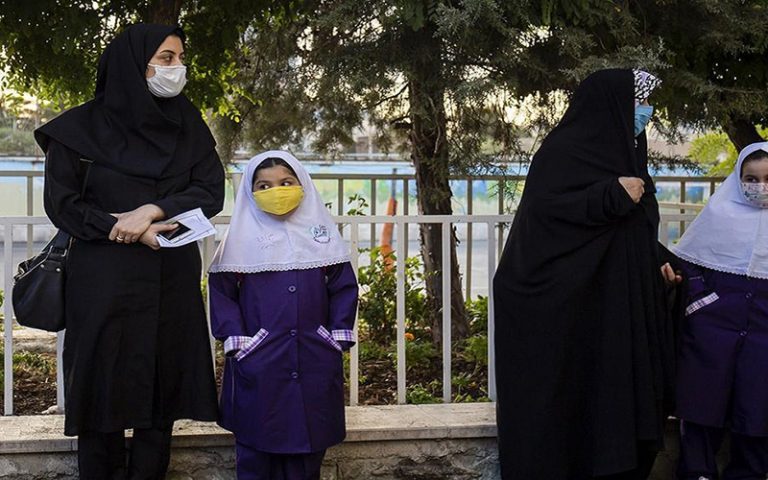 واکنش آموزش و پرورش به ماجرای ممنوعیت دریافت کارنامه فرزندان از سوی مادران