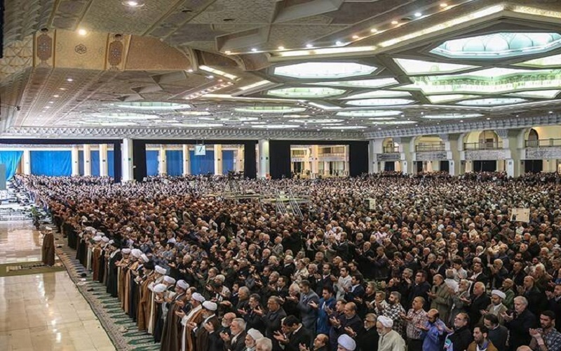 «بازتاب» سعادت شریفی پور - رسانه‌های معتبر خارجی در ساعات گذشته از تحولات و رویدادهای مرتبط با ایران غافل نبوده و مطالب قابل‌تأملی را پیرامون مسائل مرتبط با ایران به رشته تحریر درآوردند مثل میدل‌ایست‌مانیتور، شبکه خبری الجزیره و روزنامه الشرق الاوسط تأکید بر موضوعاتی چون نماز جمعه در ایران از سرگرفته می شود، پوتین و بنت درباره ایران و سوریه گفتگو می کنند، اسرائیل 1.5 میلیارد دلار بودجه برای اقدام نظامی علیه ایران درنظر گرفته است، نوشتند.