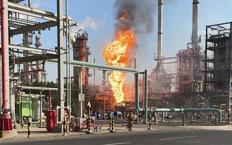 آتش سوزی گسترده در پالایشگاه نفتی کویت/ تصاویر