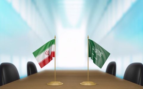 رویترز: آمریکا 10 میلیارد دلار ایران را آزاد نکرد/ اسپوتنیک: ایران، بحرین را به دلیل استقبال از وزیر امورخارجه اسرائیل سرزنش کرد/ اوراسیاریویو: مذاکرات ایران و عربستان ادامه دارد 1 «بازتاب» سعادت شریفی پور - رسانههای معتبر خارجی در ساعات گذشته از تحولات و رویدادهای مرتبط با ایران غافل نبوده و مطالب قابلتأملی را پیرامون مسائل مرتبط با ایران به رشته تحریر درآوردند مثل خبرگزاری رویترز، خبرگزاری اسپوتنیک و اندیشکده اوراسیاریویو تأکید بر موضوعاتی چون آمریکا 10 میلیارد دلار ایران را آزاد نکرد، ایران، بحرین را به دلیل استقبال از وزیر امورخارجه اسرائیل سرزنش کرد، مذاکرات ایران و عربستان ادامه دارد، نوشتند.