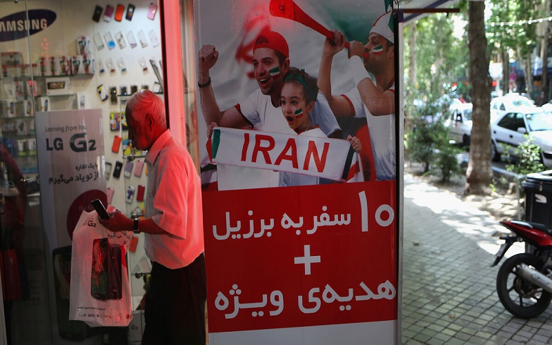 المانیتور: رهبری ایران واردات لوازم خانگی سامسونگ و ال جی را ممنوع کردند/ آروتز شوا: مذاکرات هسته ای با ایران به زودی از سر گرفته می شود/ اسپوتنیک: سایت موشکی ایران در اثر انفجار آسیب دیده است «بازتاب» سعادت شریفی پور - رسانههای معتبر خارجی در ساعات گذشته از تحولات و رویدادهای مرتبط با ایران غافل نبوده و مطالب قابلتأملی را پیرامون مسائل مرتبط با ایران به رشته تحریر درآوردند مثل پایگاه خبری المانیتور، کانال خبری آروتز شوا و خبرگزاری اسپوتنیک تأکید بر موضوعاتی چون رهبری ایران واردات لوازم خانگی سامسونگ و ال جی را ممنوع کردند، مذاکرات هسته ای با ایران به زودی از سر گرفته می شود، سایت موشکی ایران در اثر انفجار آسیب دیده است، نوشتند.