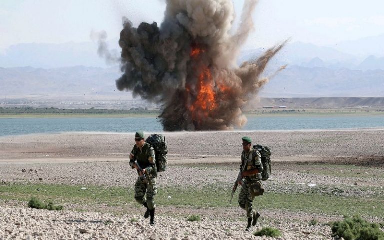 «بازتاب» سعادت شریفی پور - رسانه‌های معتبر خارجی در ساعات گذشته از تحولات و رویدادهای مرتبط با ایران غافل نبوده و مطالب قابل‌تأملی را پیرامون مسائل مرتبط با ایران به رشته تحریر درآوردند مثل پایگاه خبری المانیتور، اندیشکده اوراسیاریویو و کانال خبری آروتز شوا تأکید بر موضوعاتی چون حملات اسرائیل به سایت های هسته ای باید متوقف شود، تنش های مرزی ایران و آذربایجان چه دلایلی دارد، سفر لاپید به بحرین لکه ای بر پادشاهی به جای گذاشت، نوشتند.