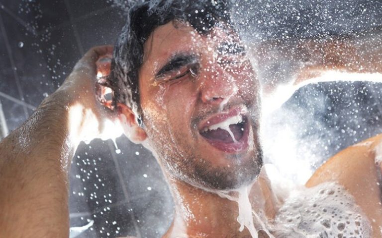 دوش آب سرد برای سلامتی مفید است