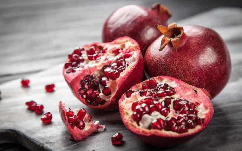 فواید شگفت‌انگیز آب انار برای مغز