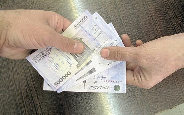 میزان افزایش حقوق و عیدی کارکنان دولت در سال ۱۴۰۱ اعلام شد میزان افزایش حقوق و عیدی کارکنان دولت در سال ۱۴۰۱ اعلام شد