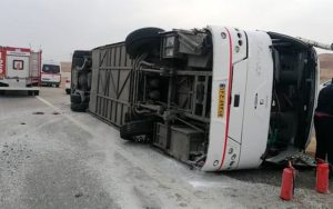 ۳ کشته در واژگونی اتوبوس در جاده سمنان به گرمسار